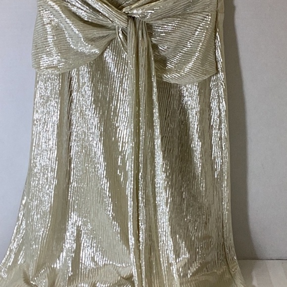 AQUA
Metallic Cap Sleeve Gown - 100% Exclusive - Picture 3 of 9